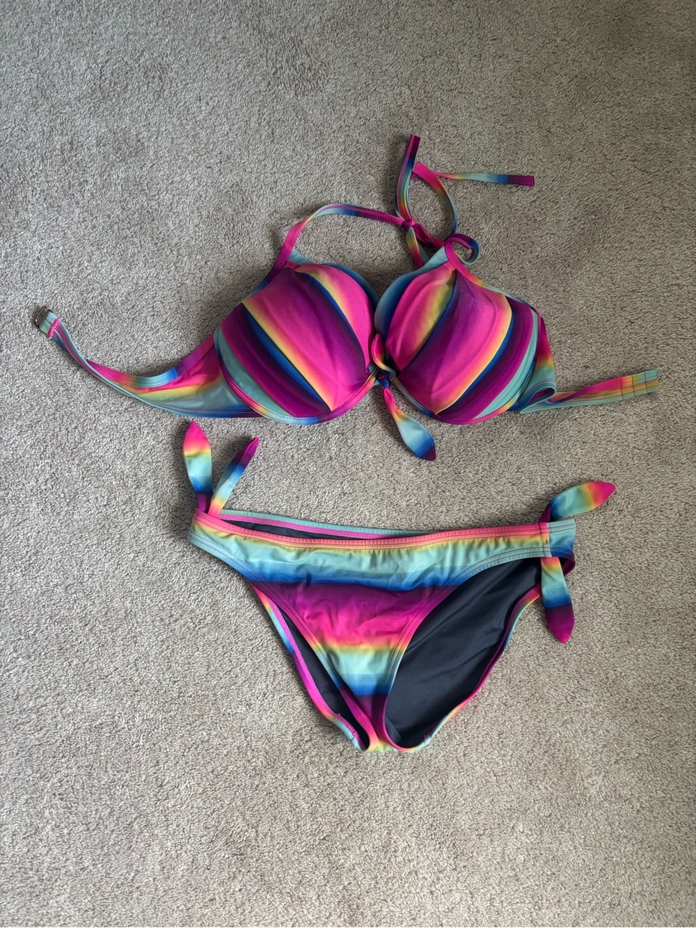 Victoria’s Secret bikini set